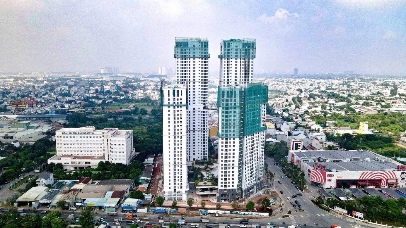 Green Skyline thừa hưởng lợi thế của một môi trường đô thị đã hoàn chỉnh, với Đại siêu thị GO! Dĩ An đối diện